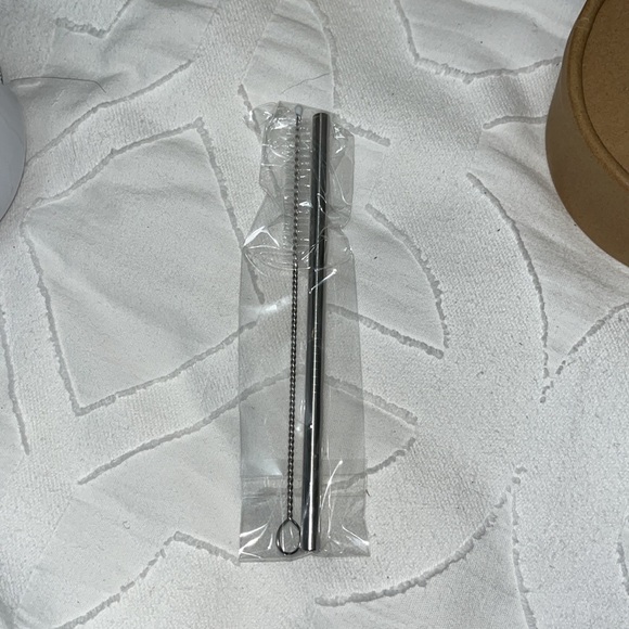 Stainless Steel Hot/Cold Tumbler - Picture 4 of 4